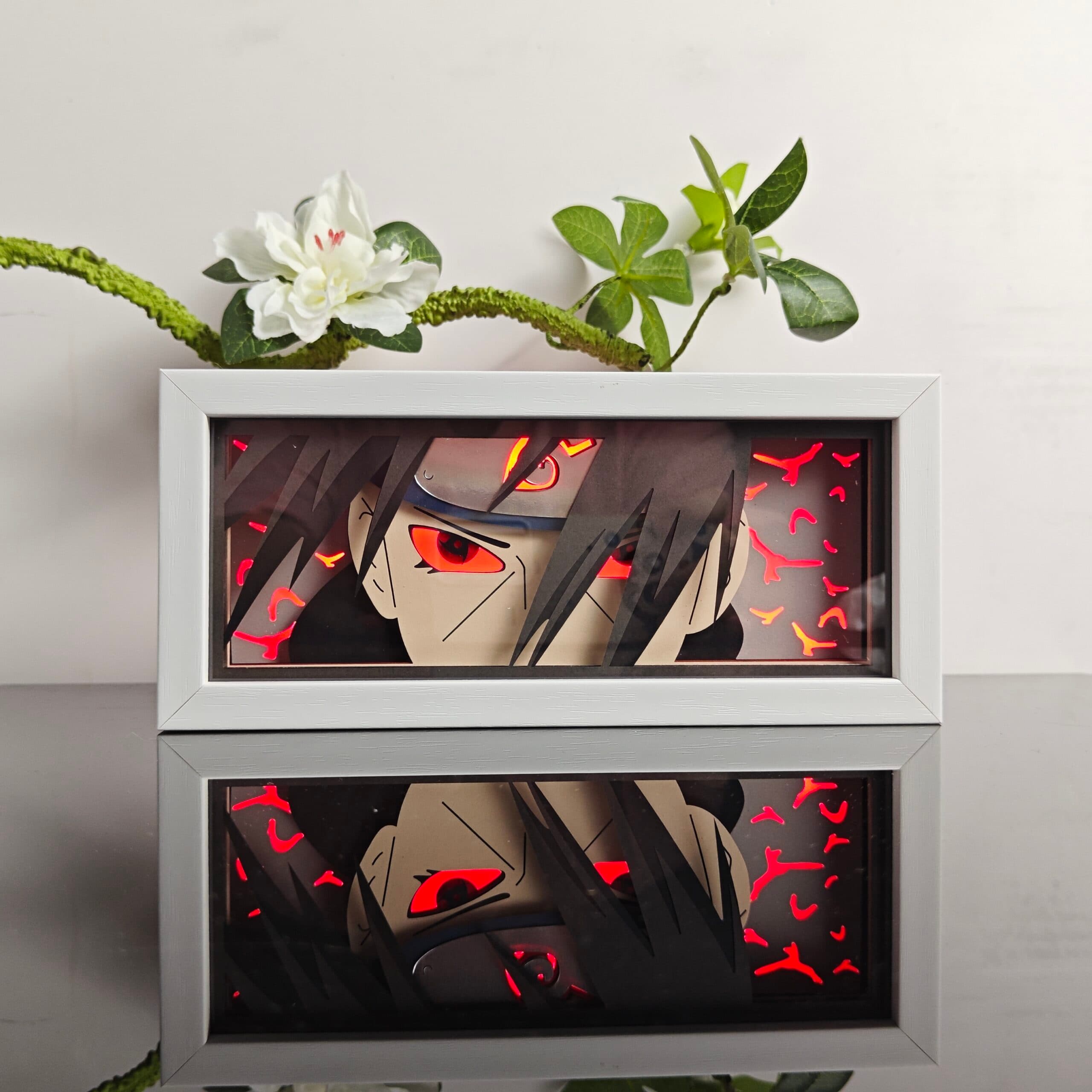 Lampada light box Itachi Mangekyō accesa, Naruto