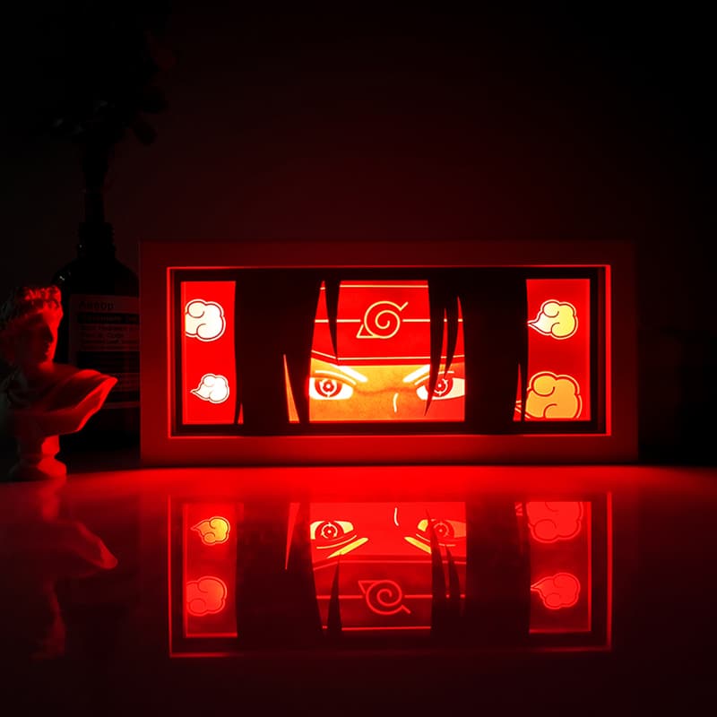 Lampada light box Itachi Sharingan accesa, Naruto